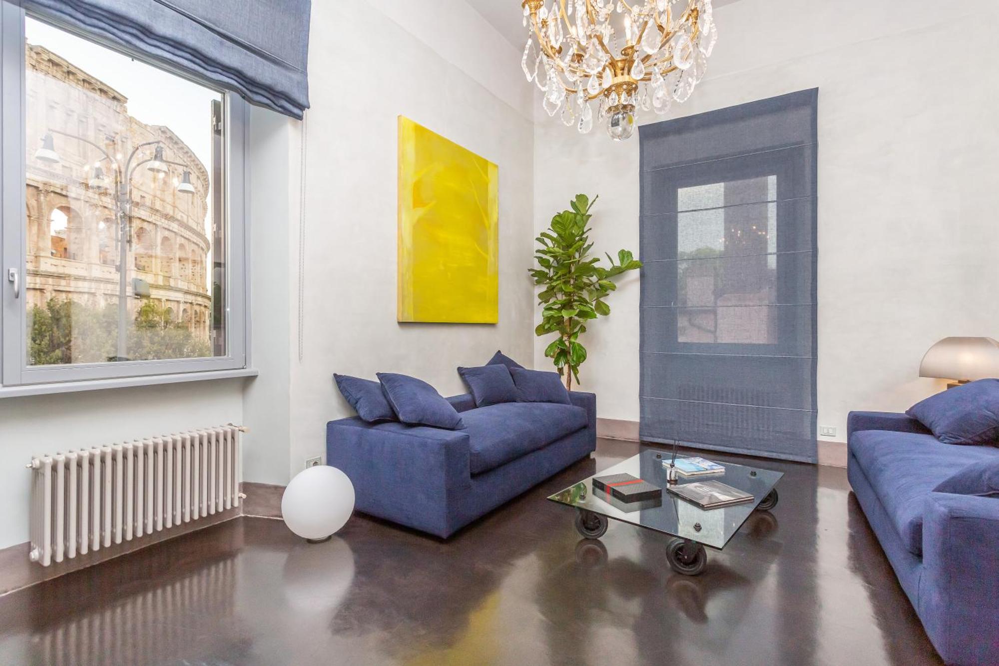 Iconic Apartment With Unique Colosseum View Rome Bagian luar foto