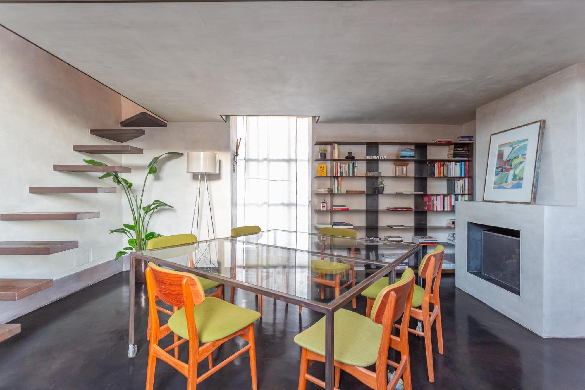Iconic Apartment With Unique Colosseum View Rome Bagian luar foto