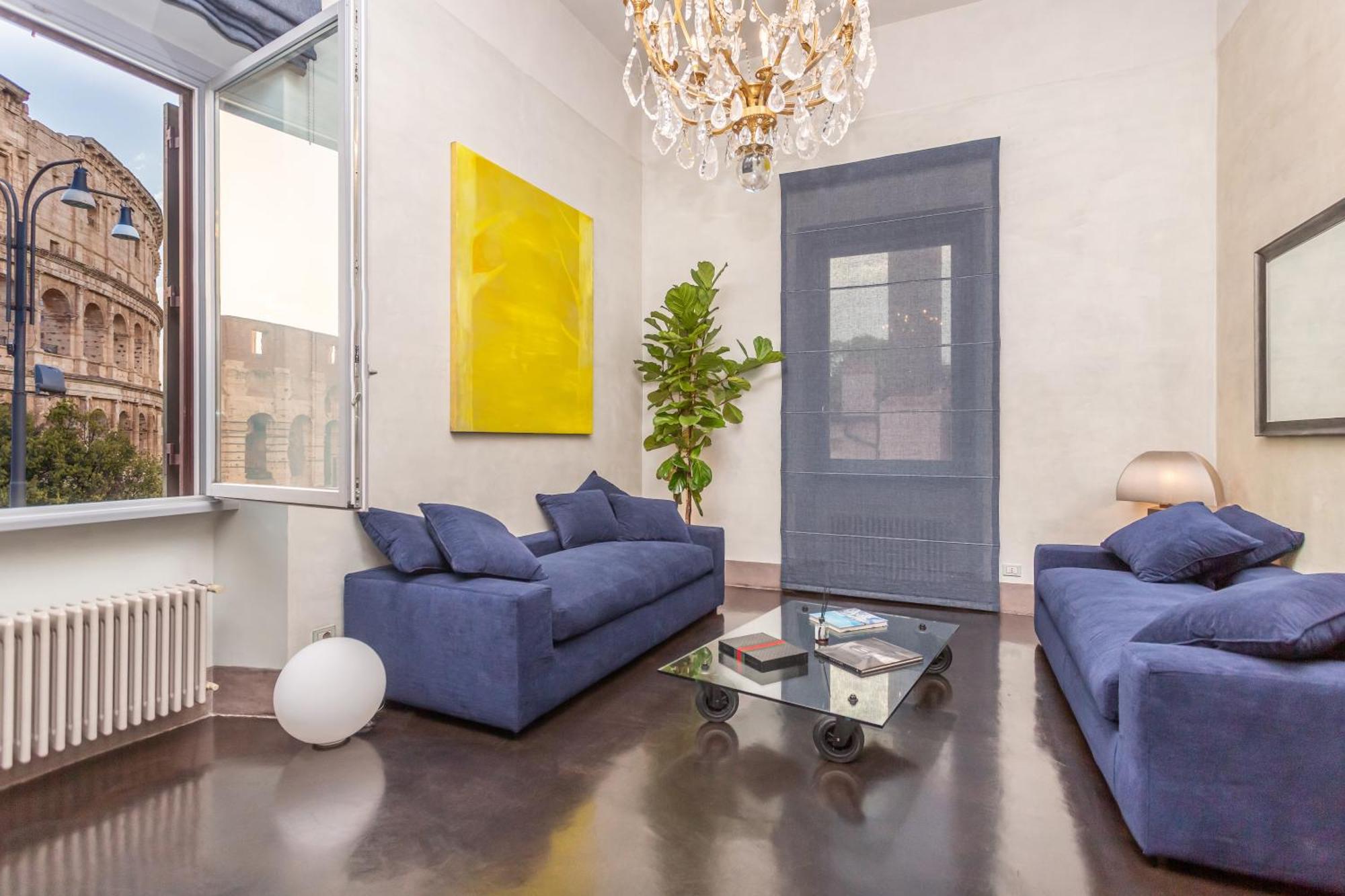 Iconic Apartment With Unique Colosseum View Rome Bagian luar foto