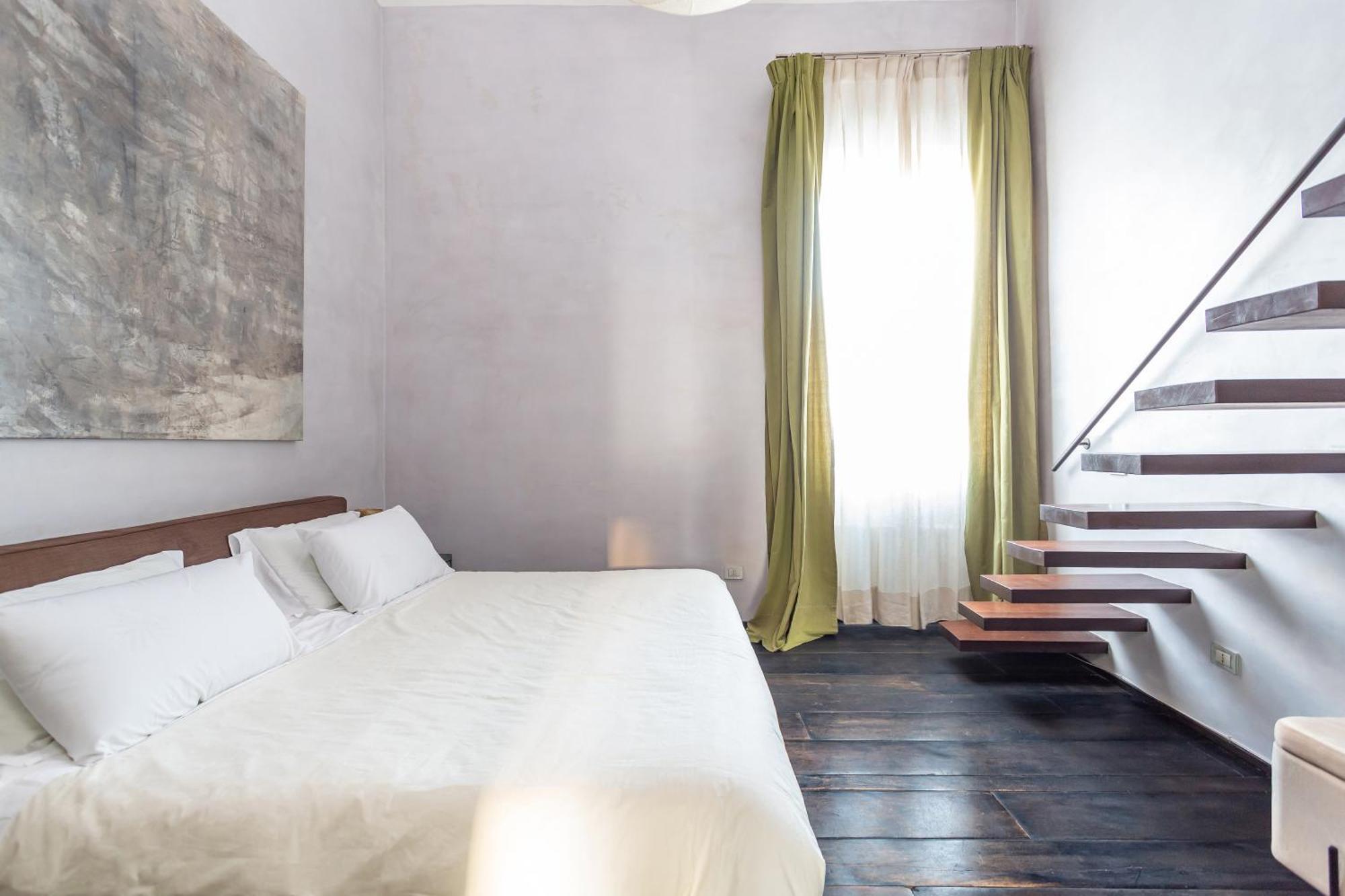 Iconic Apartment With Unique Colosseum View Rome Bagian luar foto